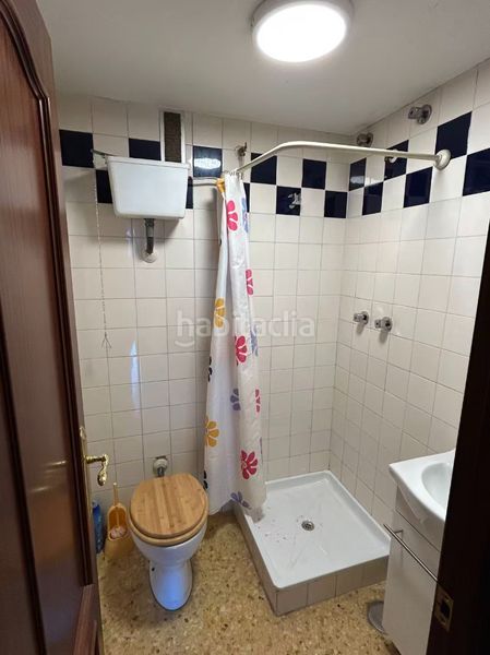 Piso familiar de 4 habitaciones con garaje en excelente ubicación en Valencia - Imagen 12