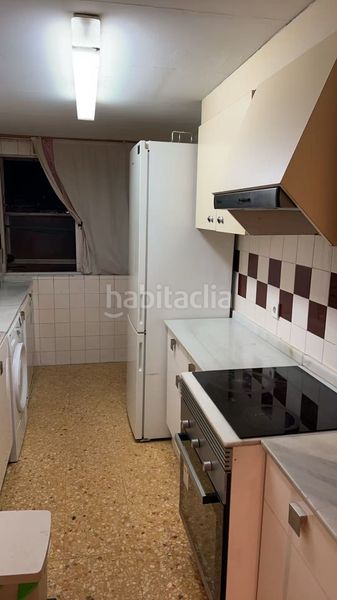 Piso familiar de 4 habitaciones con garaje en excelente ubicación en Valencia - Imagen 9