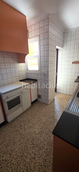 Foto efe0f6c6-9503-43c1-a338-e57801e95541. Pis amb xemeneia aparcament a Porto Cristo Manacor