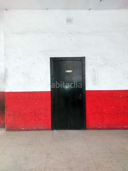 Foto e509703e-5600-416c-b25b-c8daf8682f4c. Local comercial a Zona Nord Alcoi