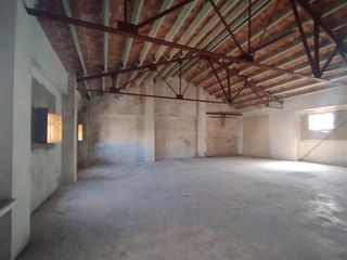 Fabrikhalle in Centre-Zona Alta. Nave en zona viaducto de alcoy