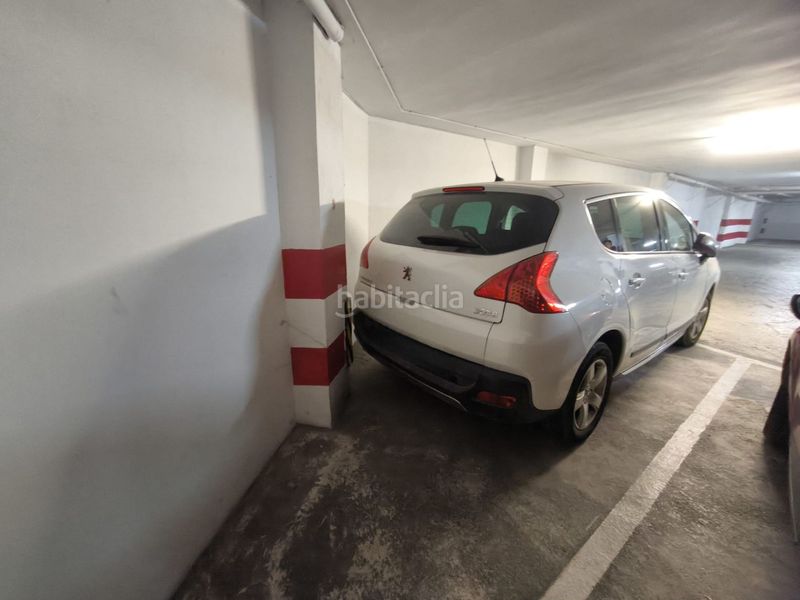 Foto c20ba069-ac15-42eb-a8ea-3c498e7f0f57. Aparcament cotxe a Zona Nord Alcoi