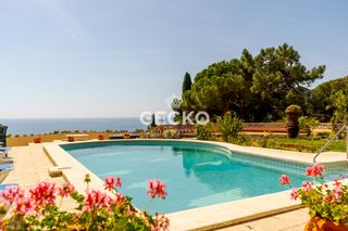 Chalet in Carrer holanda 3. Villa de lujo con vistas panorámicas al mediterráneo en cala can