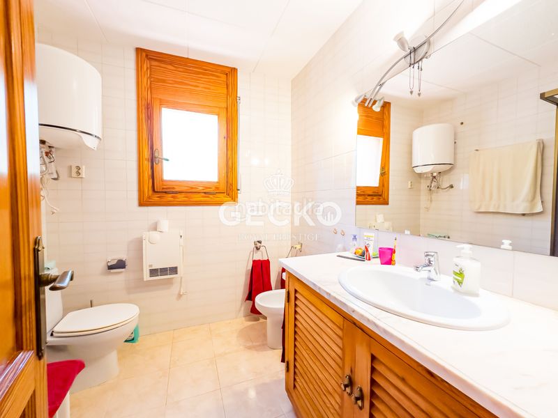 Foto efcd8d8b-a01d-4e51-a2c2-dd957c141eab. Xalet a carrer holanda 3 a Canyelles Lloret de Mar
