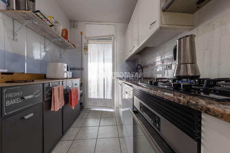 Foto de1fa067-8e90-49cb-ba5d-2a64d2dd92fb. Casa aparellada amb calefacció aparcament a Campclar Tarragona