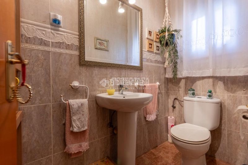 Foto 4fe9b665-bfe2-4e4e-af40-6f74060243d2. Casa aparellada a Campclar Tarragona