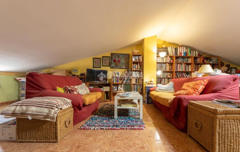 Foto ca337006-c1e9-4e2f-a21e-fc99ecc623c0. Casa aparellada a Campclar Tarragona