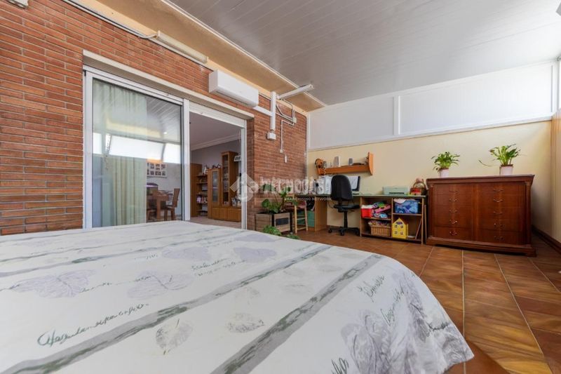 Foto 40b92937-5b98-45c4-bbed-0c1124c37e1c. Casa aparellada amb aparcament a Campclar Tarragona