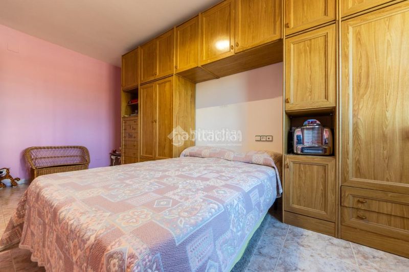 Foto ab87970c-6542-4bab-8072-94006a6abfc9. Casa aparellada amb aparcament a Campclar Tarragona