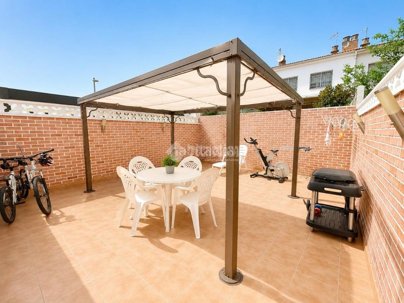 Foto 01546e20-c6d0-4665-a992-1daf4d0435da. Casa aparellada amb calefacció a Torreforta Tarragona