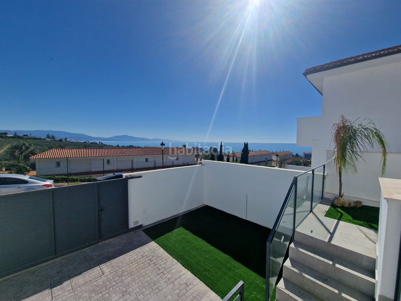 Foto ce9caff1-9dd0-4c2a-b463-6642f3bcd9d1. Casa adossada amb piscina a Manilva pueblo Manilva