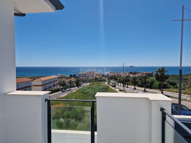 Foto f0803e5b-93cd-49b7-a750-bfa3fee2fbdc. Casa adossada amb piscina a Manilva pueblo Manilva