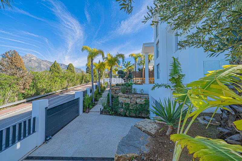 Foto 73eb2680-38db-45ff-842b-37a7cfc5ca06. Xalet amb piscina a Divina Pastora Marbella