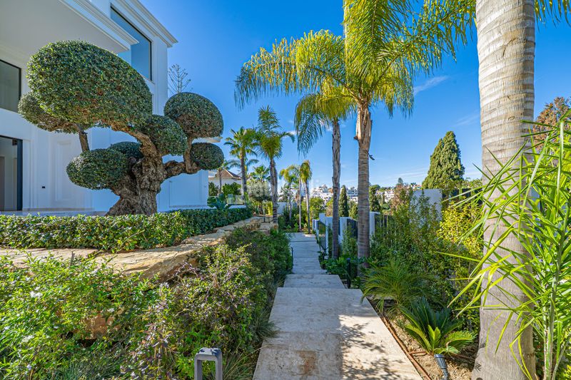 Foto aa61ba7d-2509-49b4-8144-d03777e5b7bf. Xalet amb piscina a Divina Pastora Marbella