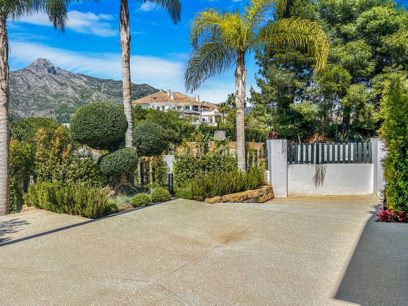 Foto c193c2ca-8139-41ed-9500-734586b616aa. Xalet amb piscina a Divina Pastora Marbella