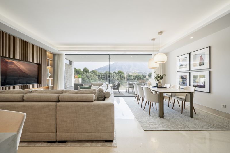 Foto 4b4b3f68-d0f6-40b2-907a-97f6bea810f8. Apartament amb aparcament piscina a Divina Pastora Marbella