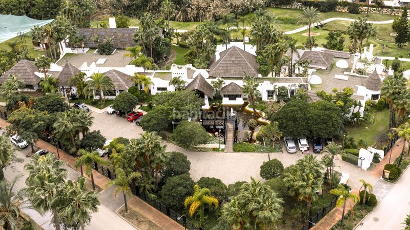 Foto 46ce2b45-f4b4-427f-88b4-1381b6b49cbd. Chalet en Centro Estepona