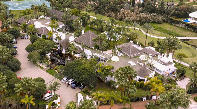 Foto 60417501-310d-47b9-a39d-b0b4d5cc7a7c. Chalet en Centro Estepona