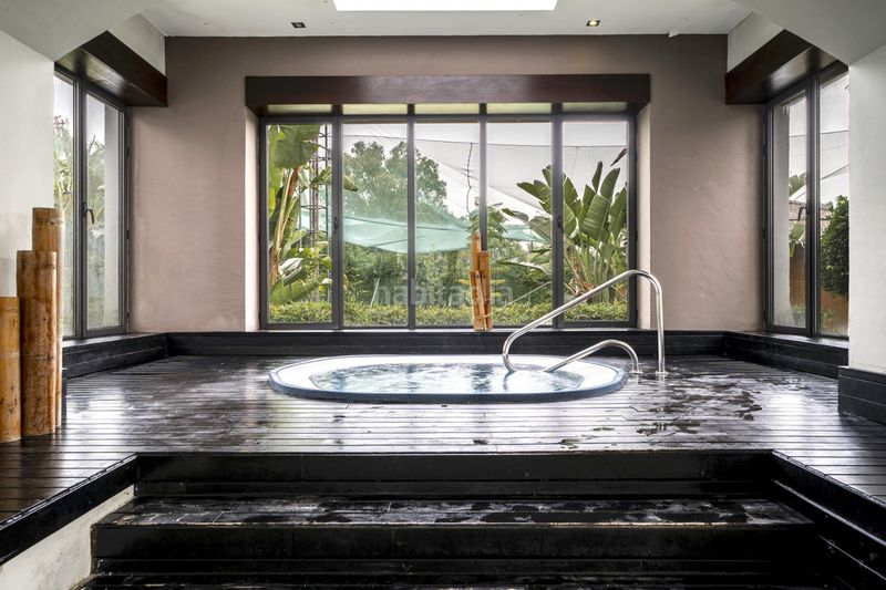 Foto ab013d6a-cd3c-4ca6-90da-f9bc6494e5ab. Chalet en Centro Estepona