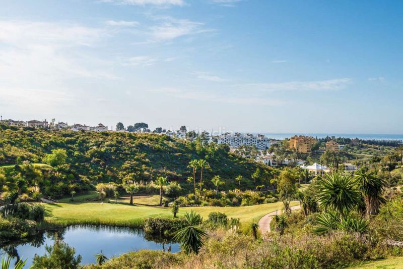 Foto 09d0e0a8-55da-4a28-9bff-e3fa3040f46b. Chalet en Centro Estepona