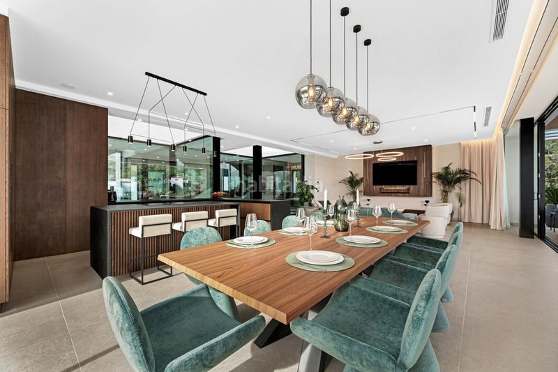 Foto 00cddfcb-92ce-48c4-b25a-ab6768a5bfc3. Chalet en Centro Estepona