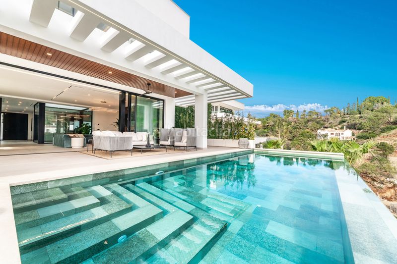 Foto 052e1f0a-416c-44af-bf68-7909328b229a. Chalet en Centro Estepona