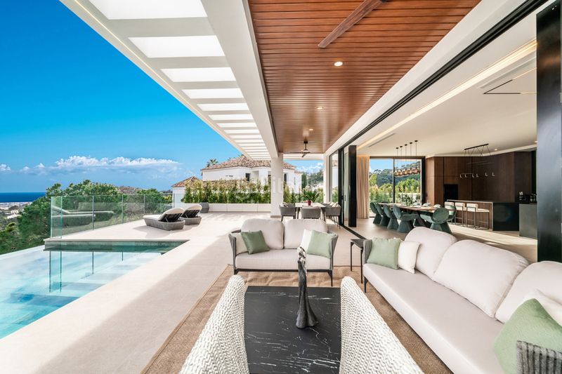 Foto 6411941f-76a4-49a3-ba57-4e2bbf9e540f. Chalet en Centro Estepona