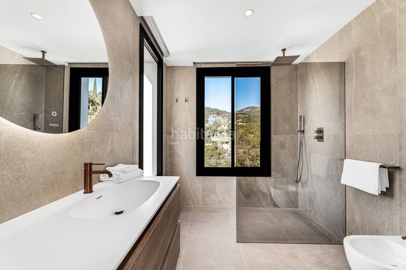 Foto 9fe8973a-5f4c-40eb-9365-e919b7d569b6. Chalet en Centro Estepona