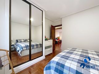 Miete Etagenwohnung in Calle mariano pola 59. Piso con terraza de 30m2 junto a poniente