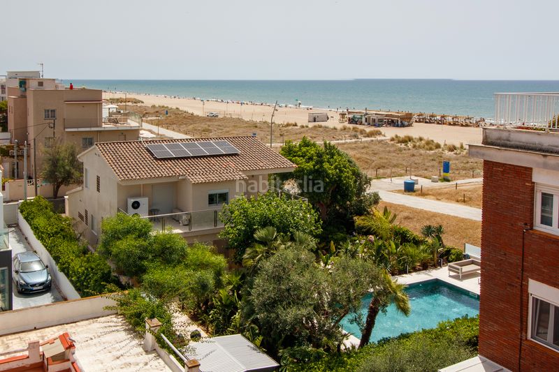 Foto 3b93dc1f-6d2c-47ff-85b1-ca74bb4ce566. Casa amb calefacció aparcament piscina a Baixador Castelldefels