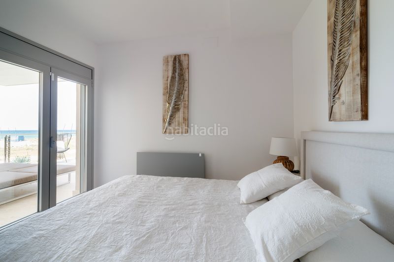 Foto 4b93a3d6-7baa-492e-95a0-fd23dc398d30. Casa amb calefacció aparcament piscina a Baixador Castelldefels