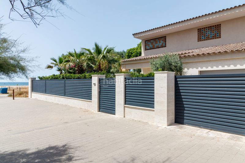 Foto 6ee924cb-f539-4894-950f-127421f2a8b0. Casa amb calefacció aparcament piscina a Baixador Castelldefels