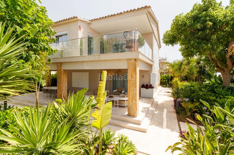 Foto 7ea5f9e9-20a9-4121-bfb8-2b4ff7c996b3. Casa amb calefacció aparcament piscina a Baixador Castelldefels