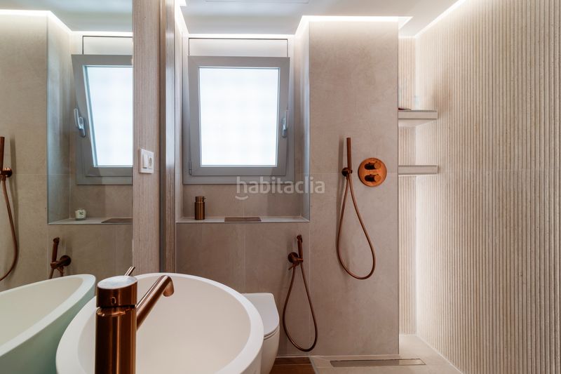 Foto ba3655e2-2c4b-4831-ba0b-c47b5775f67f. Casa amb calefacció aparcament piscina a Baixador Castelldefels