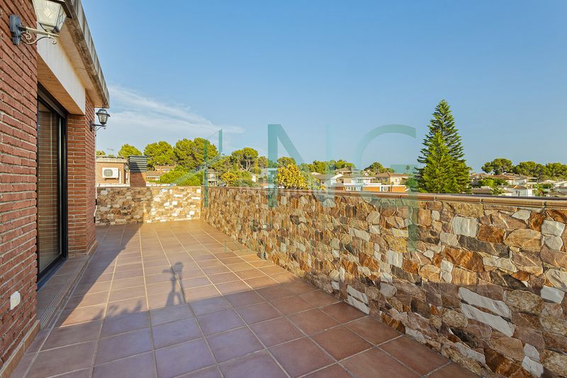 Foto 960f786a-c292-4044-a509-18136a38c6d9. Casa amb calefacció aparcament piscina a Segur de Calafell nucli urbà Segur de Calafell