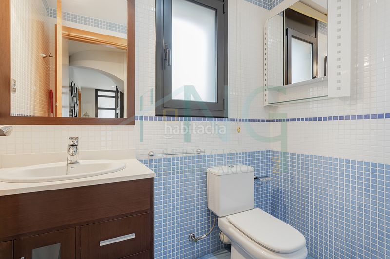 Foto b99258bb-c7c7-4b5c-8424-e64343a55be8. Casa amb calefacció aparcament piscina a Segur de Calafell nucli urbà Segur de Calafell