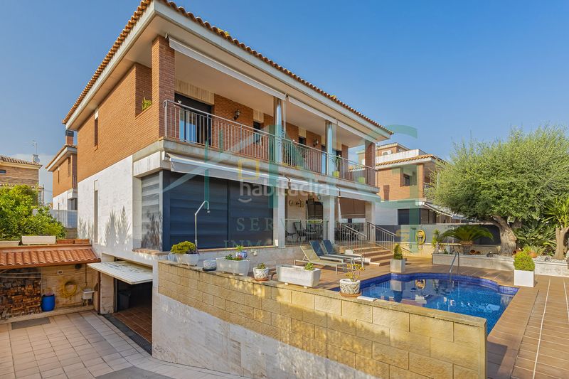 Foto bdac1c03-ec2c-4157-87b8-89b04b6d92dd. Casa amb calefacció aparcament piscina a Segur de Calafell nucli urbà Segur de Calafell