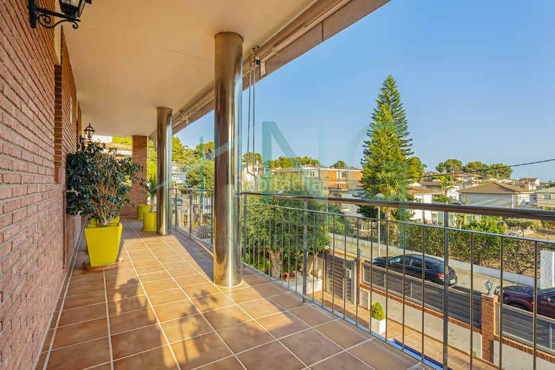 Foto cd87067e-cb0c-408c-aa5c-e34f17230aa6. Casa amb calefacció aparcament piscina a Segur de Calafell nucli urbà Segur de Calafell