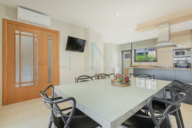 Foto d48dc337-0473-4330-bcaa-eed2e67ebe46. Casa amb calefacció aparcament piscina a Segur de Calafell nucli urbà Segur de Calafell