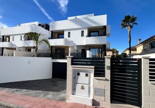 Semi detached house in Benferri