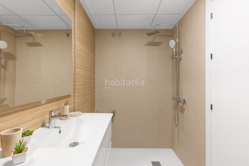 Foto 5e3bc2fb-6e44-4770-9720-9a2bb8e687d3. Casa adossada amb piscina a Rafal