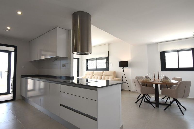 Foto e89d5550-bf65-4a0c-906c-68a95332152f. Dachwohnung in calle verdi in San Miguel de Salinas