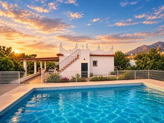 Masia a Las Lomas. Finca rústica en exclusiva con piscina, huerta y vistas al mar e