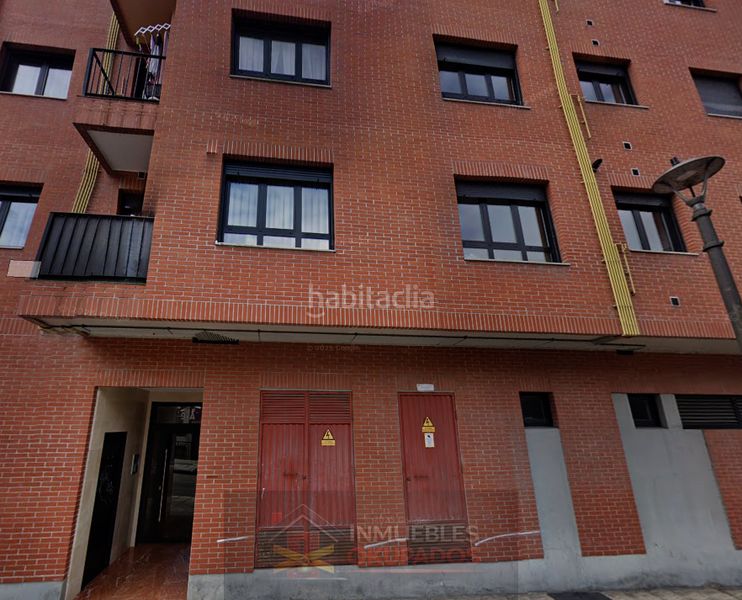 Foto f8a927e0-ef80-43d3-9354-4932c1a6231c. Pis a La Felguera Langreo