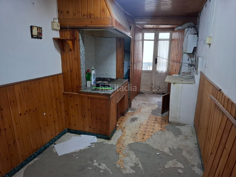 Foto ab55605c-3658-4109-89e9-b7606fc82b7e. Casa adosada en calle luis trelles 17 casa a restaurar en Viveiro