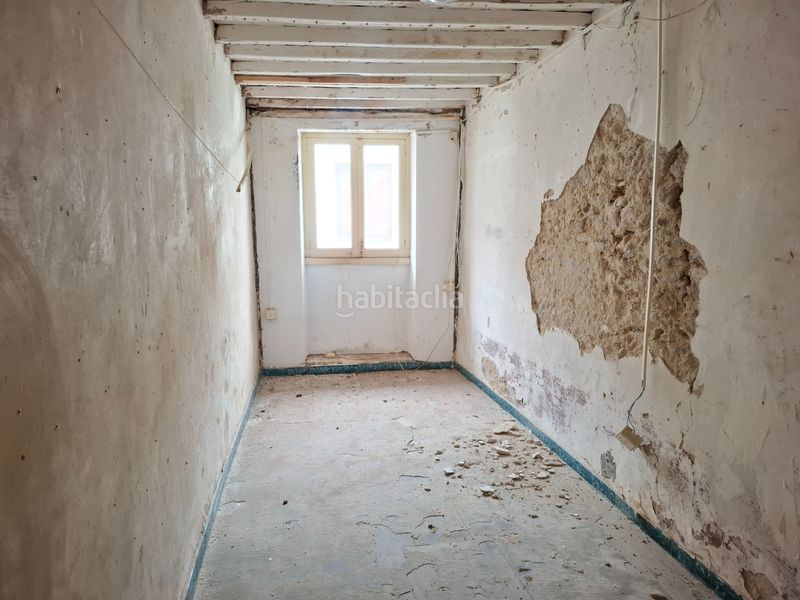 Foto c7b60c11-6482-4cb2-a29c-b1a744ad5a73. Casa adosada en calle luis trelles 17 casa a restaurar en Viveiro