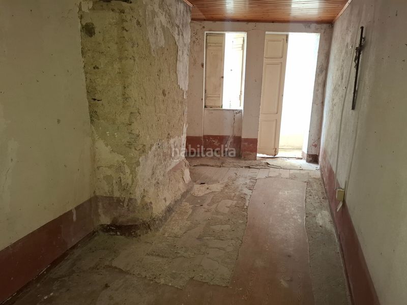 Foto d611c80f-4863-4bed-bb76-21105819f972. Casa adosada en calle luis trelles 17 casa a restaurar en Viveiro