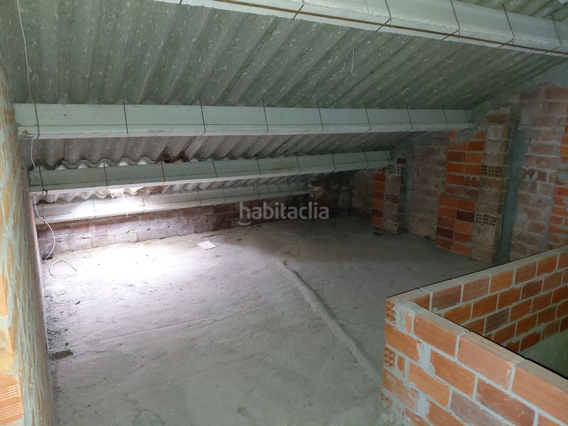 Foto 17ce59ed-d94d-44ec-91ac-cc9e638599cd. Casa adossada a avenida erbecedo 43 a Coristanco