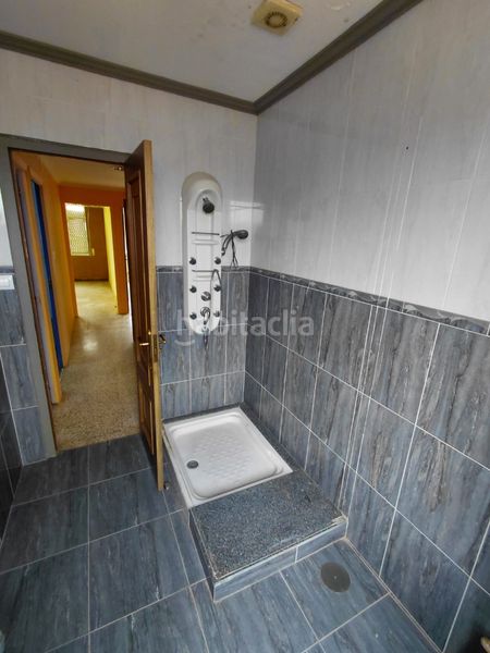 Foto 4086d44c-648b-4049-8a6a-1f9f5f44c0e5. Casa adossada a avenida erbecedo 43 a Coristanco