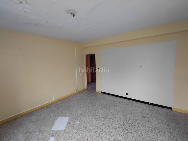 Foto bb008663-3cee-4e57-acdd-815bce22cfd6. Casa adossada a avenida erbecedo 43 a Coristanco